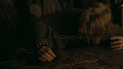 extant_GameOfThrones_3x03-WalkOfPunishment_5451