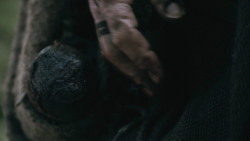 extant_GameOfThrones_3x04-AndNowHisWatchIsEnded_0003