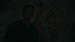 extant_GameOfThrones_3x04-AndNowHisWatchIsEnded_2002