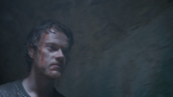 extant_GameOfThrones_3x04-AndNowHisWatchIsEnded_2010