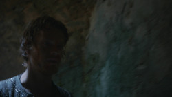 extant_GameOfThrones_3x04-AndNowHisWatchIsEnded_2012