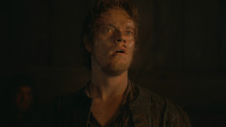 extant_GameOfThrones_3x04-AndNowHisWatchIsEnded_2270