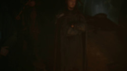 extant_GameOfThrones_3x04-KissedByFire_0001