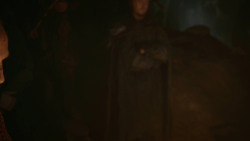 extant_GameOfThrones_3x04-KissedByFire_0002