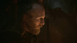 extant_GameOfThrones_3x04-KissedByFire_0006
