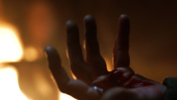 extant_GameOfThrones_3x04-KissedByFire_0087