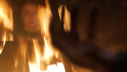 extant_GameOfThrones_3x04-KissedByFire_0088