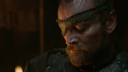 extant_GameOfThrones_3x04-KissedByFire_0098