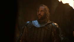 extant_GameOfThrones_3x04-KissedByFire_0107