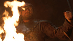 extant_GameOfThrones_3x04-KissedByFire_0127