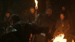 extant_GameOfThrones_3x04-KissedByFire_0140
