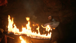 extant_GameOfThrones_3x04-KissedByFire_0191