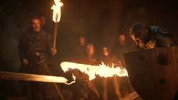 extant_GameOfThrones_3x04-KissedByFire_0218