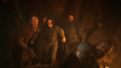 extant_GameOfThrones_3x04-KissedByFire_0223