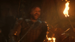 extant_GameOfThrones_3x04-KissedByFire_0307