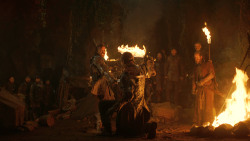 extant_GameOfThrones_3x04-KissedByFire_0314