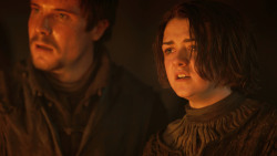 extant_GameOfThrones_3x04-KissedByFire_0323