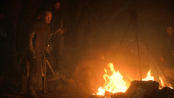 extant_GameOfThrones_3x04-KissedByFire_0329