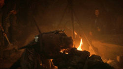 extant_GameOfThrones_3x04-KissedByFire_0332