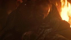 extant_GameOfThrones_3x04-KissedByFire_0339