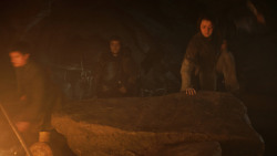extant_GameOfThrones_3x04-KissedByFire_0352