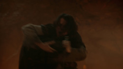 extant_GameOfThrones_3x04-KissedByFire_0359