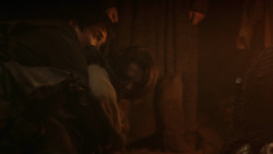 extant_GameOfThrones_3x04-KissedByFire_0365