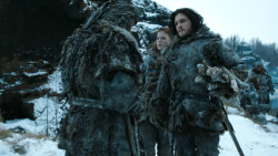 extant_GameOfThrones_3x04-KissedByFire_0430