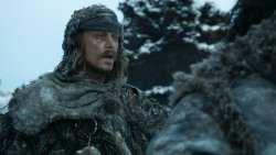 extant_GameOfThrones_3x04-KissedByFire_0455