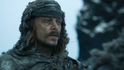 extant_GameOfThrones_3x04-KissedByFire_0477