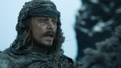 extant_GameOfThrones_3x04-KissedByFire_0484