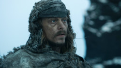 extant_GameOfThrones_3x04-KissedByFire_0555