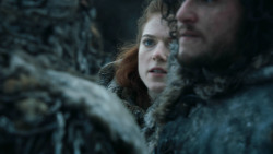 extant_GameOfThrones_3x04-KissedByFire_0568