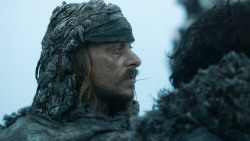 extant_GameOfThrones_3x04-KissedByFire_0573