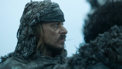 extant_GameOfThrones_3x04-KissedByFire_0575