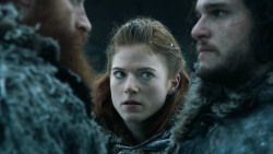 extant_GameOfThrones_3x04-KissedByFire_0606