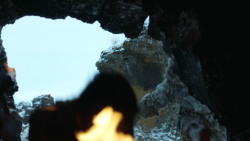 extant_GameOfThrones_3x04-KissedByFire_0691