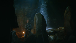 extant_GameOfThrones_3x04-KissedByFire_0715