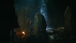 extant_GameOfThrones_3x04-KissedByFire_0716