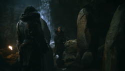 extant_GameOfThrones_3x04-KissedByFire_0720