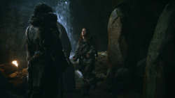 extant_GameOfThrones_3x04-KissedByFire_0724