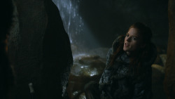 extant_GameOfThrones_3x04-KissedByFire_0731