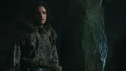 extant_GameOfThrones_3x04-KissedByFire_0750