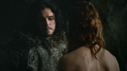 extant_GameOfThrones_3x04-KissedByFire_0773