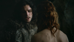 extant_GameOfThrones_3x04-KissedByFire_0774