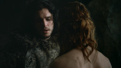 extant_GameOfThrones_3x04-KissedByFire_0775