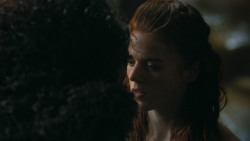 extant_GameOfThrones_3x04-KissedByFire_0777