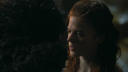 extant_GameOfThrones_3x04-KissedByFire_0779