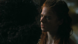extant_GameOfThrones_3x04-KissedByFire_0787