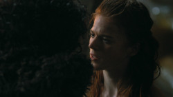 extant_GameOfThrones_3x04-KissedByFire_0792